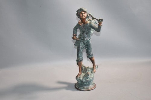 Bronzefigur junge mit korb - junge, 39