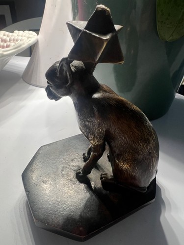 Sehr seltsame bronze katze - sehr, mit