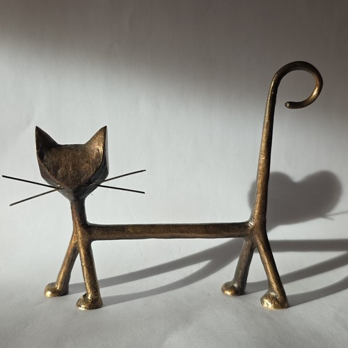 Katze aus