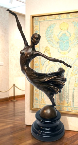 Bronzefigur schwebende - bronzefigur,
