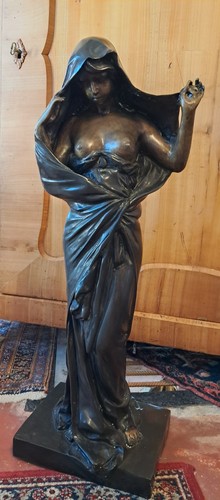 Große bronzefigur - große,