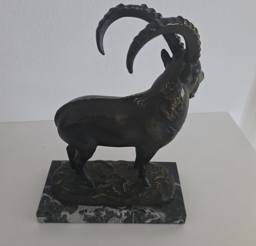 Bronzefigur steinbock auf - bronzefigur,