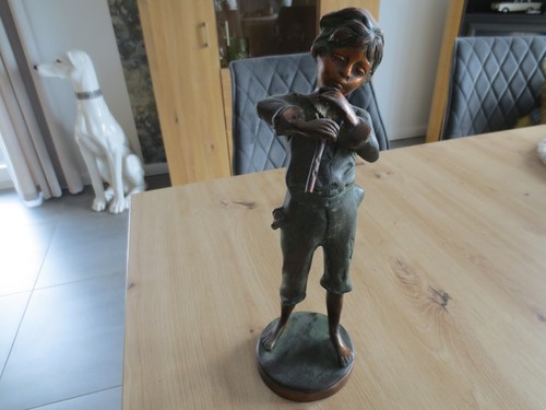 Bronzefigur junge mit flöte - mit,