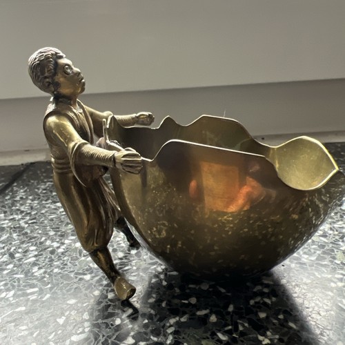 Kleine bronzefigur mit - kleine, schale