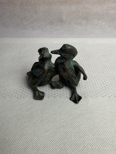Bronzefigur zwei entenküken - zwei,