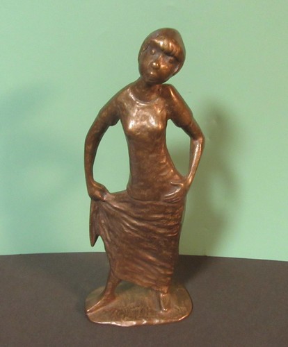 Weibliche bronzefigur statue - bronzefigur,