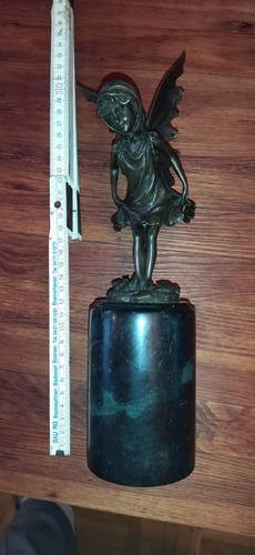 Feine bronze elfe stehend auf - feine,